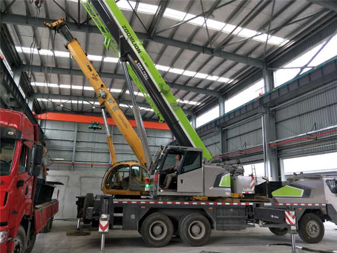 庆云县高空车出租需要注意哪些安全事项？